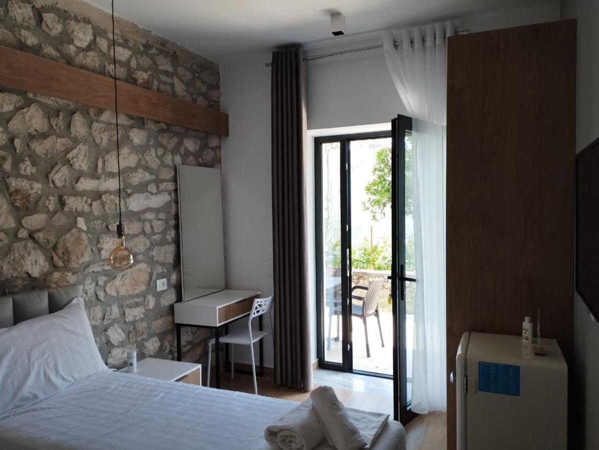 Comfort Guest Rooms Vila Hm Σαράντα Εξωτερικό φωτογραφία