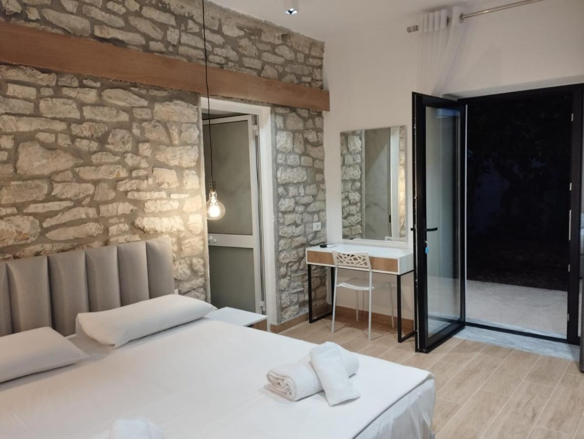 Comfort Guest Rooms Vila Hm Σαράντα Εξωτερικό φωτογραφία
