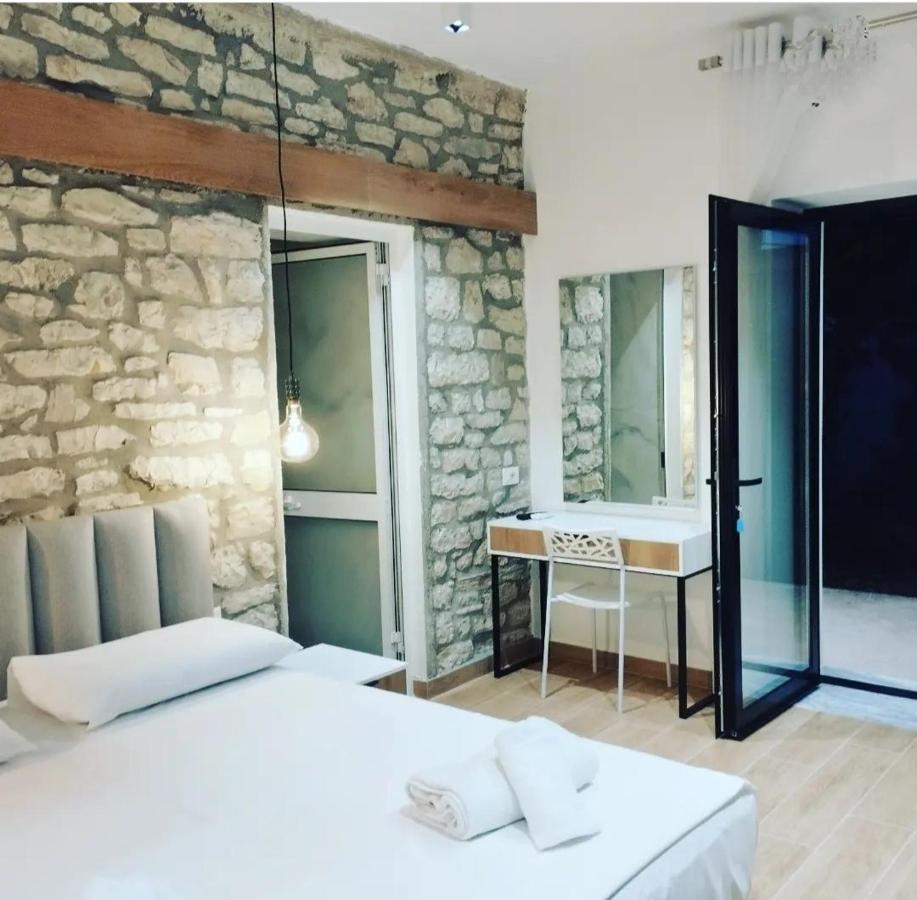 Comfort Guest Rooms Vila Hm Σαράντα Εξωτερικό φωτογραφία